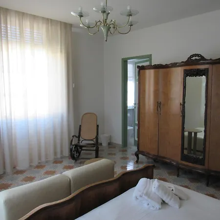 Bed & Breakfast Il 900 3*
